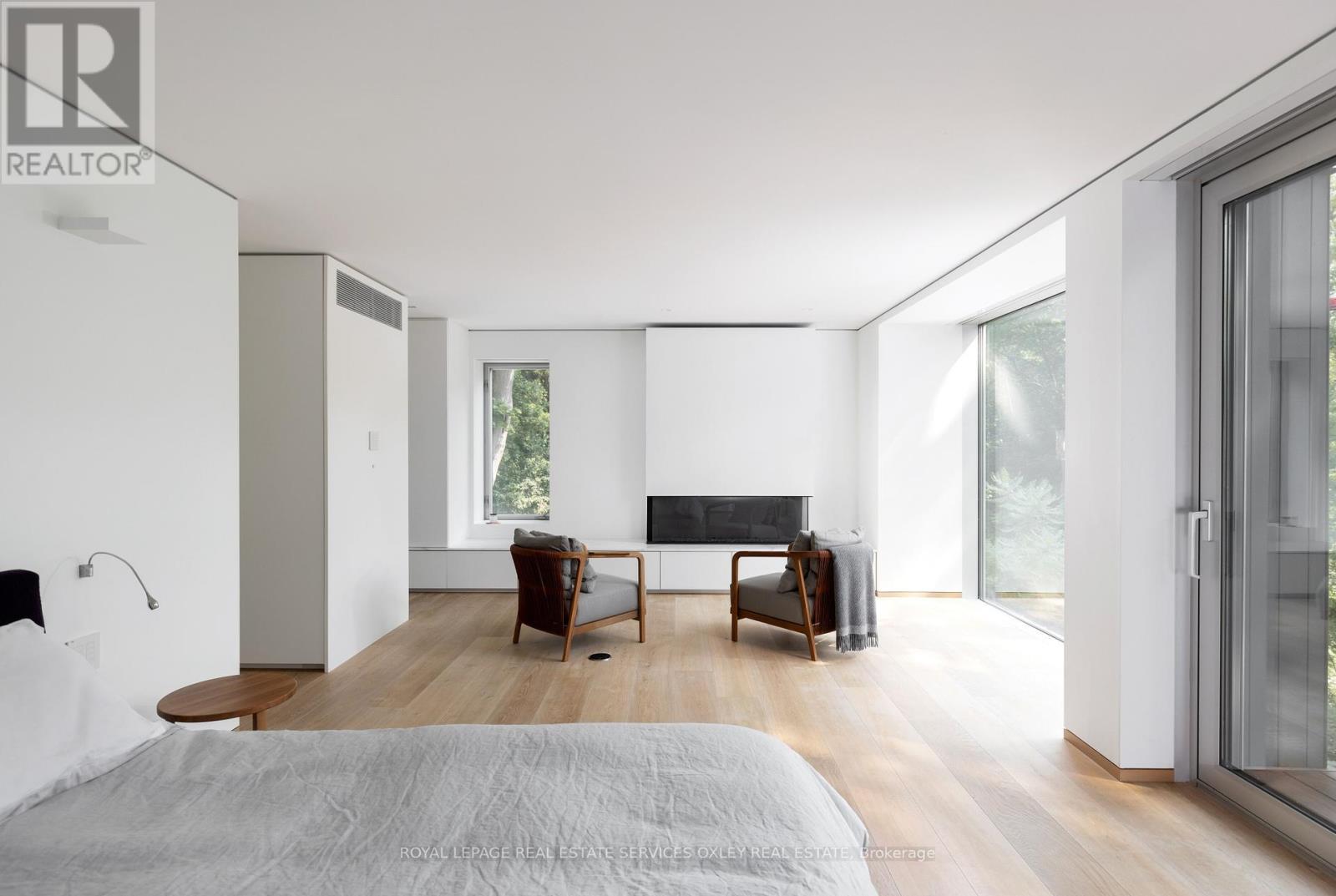 












11 BEAUMONT ROAD

,
Toronto,




Ontario
M4W1V4

