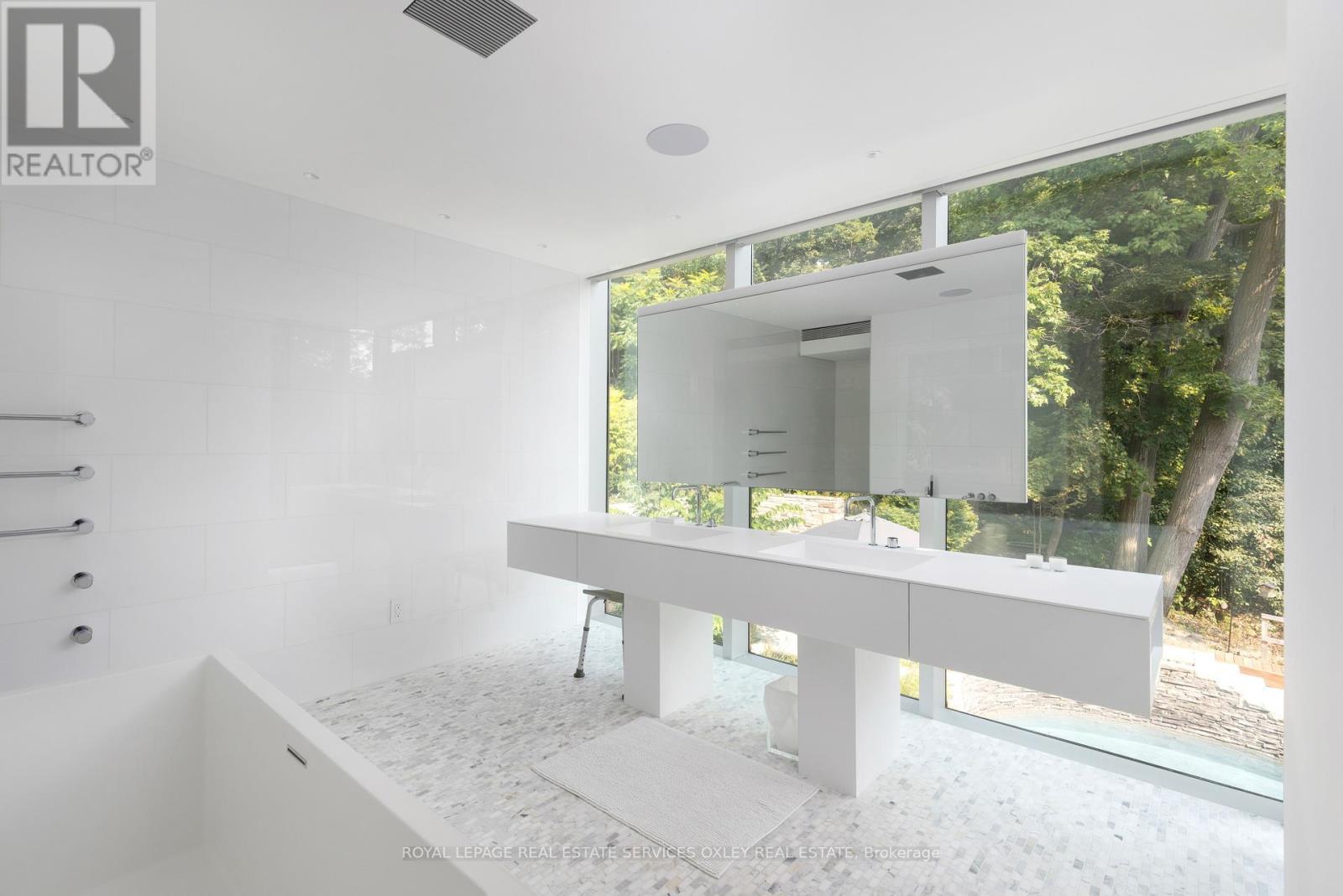 












11 BEAUMONT ROAD

,
Toronto,




Ontario
M4W1V4

