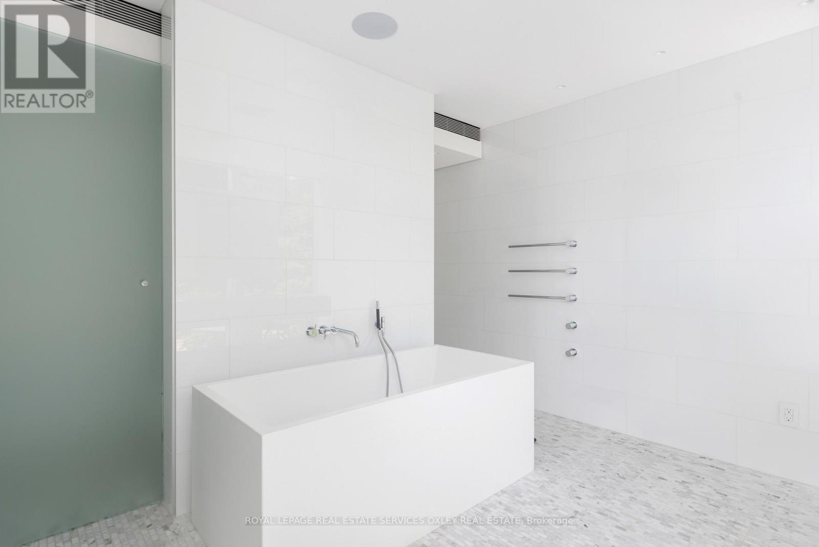 












11 BEAUMONT ROAD

,
Toronto,




Ontario
M4W1V4

