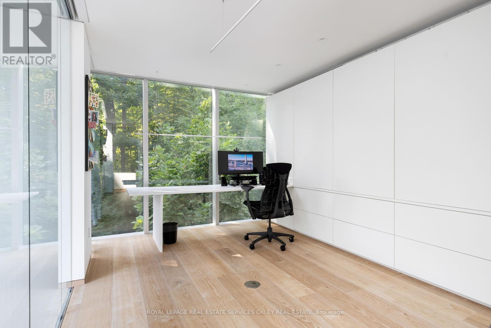 












11 BEAUMONT ROAD

,
Toronto,




Ontario
M4W1V4

