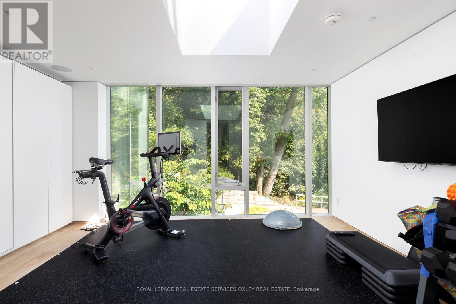 












11 BEAUMONT ROAD

,
Toronto,




Ontario
M4W1V4

