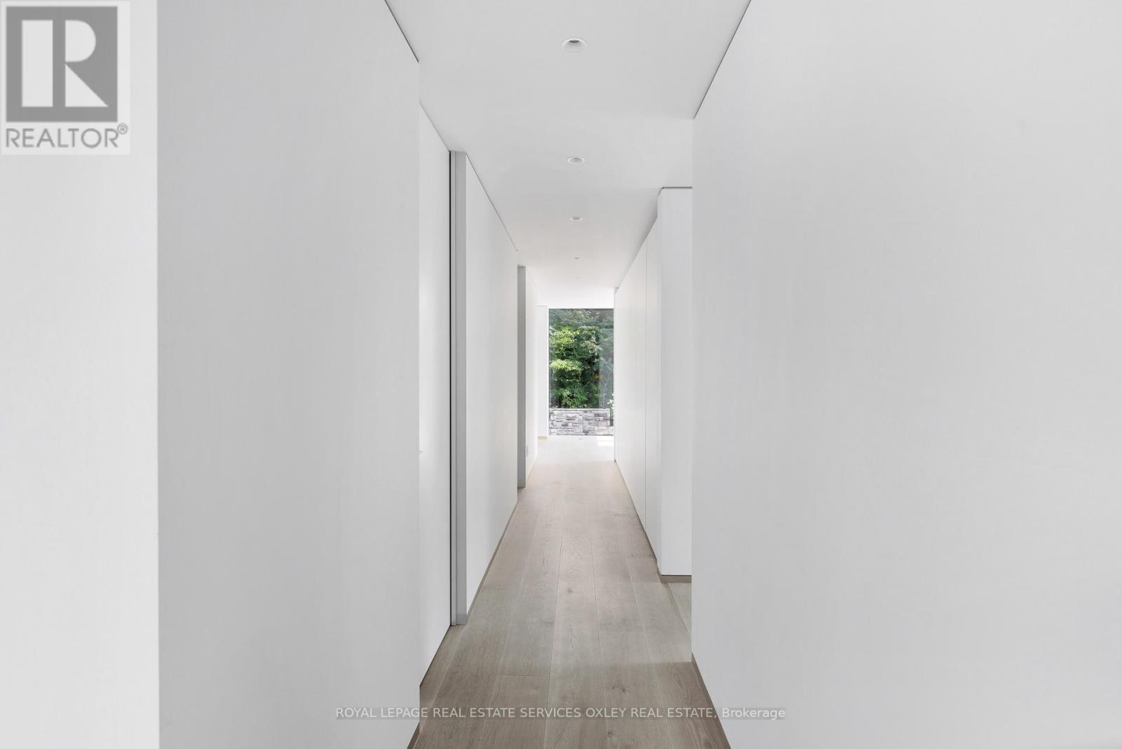












11 BEAUMONT ROAD

,
Toronto,




Ontario
M4W1V4

