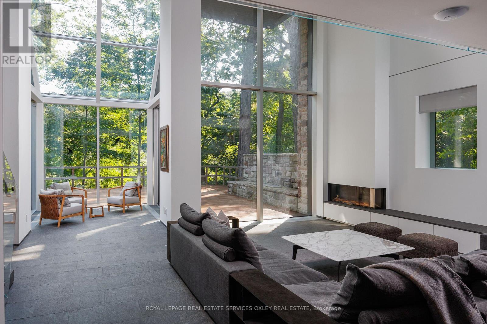 












11 BEAUMONT ROAD

,
Toronto,




Ontario
M4W1V4

