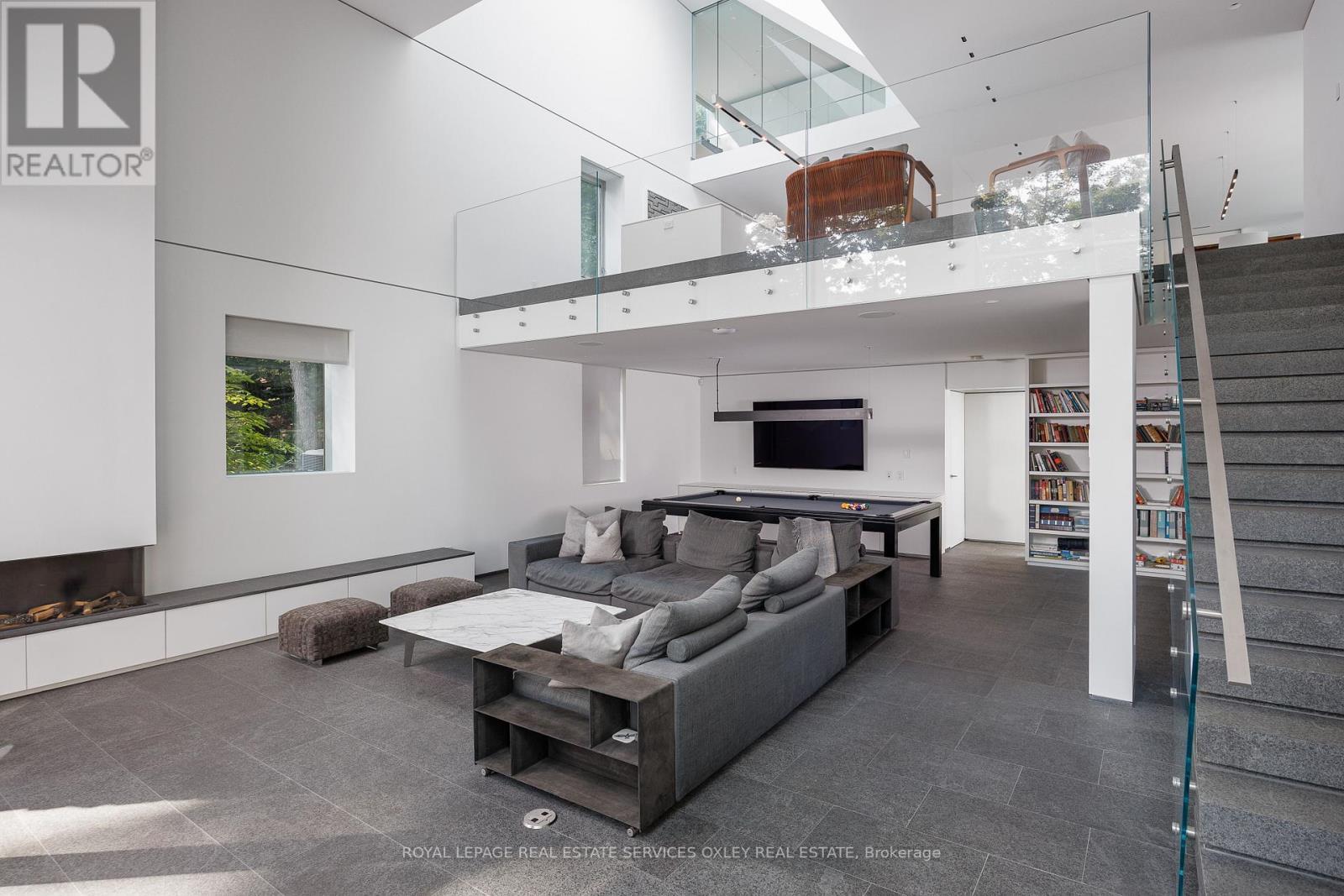 












11 BEAUMONT ROAD

,
Toronto,




Ontario
M4W1V4

