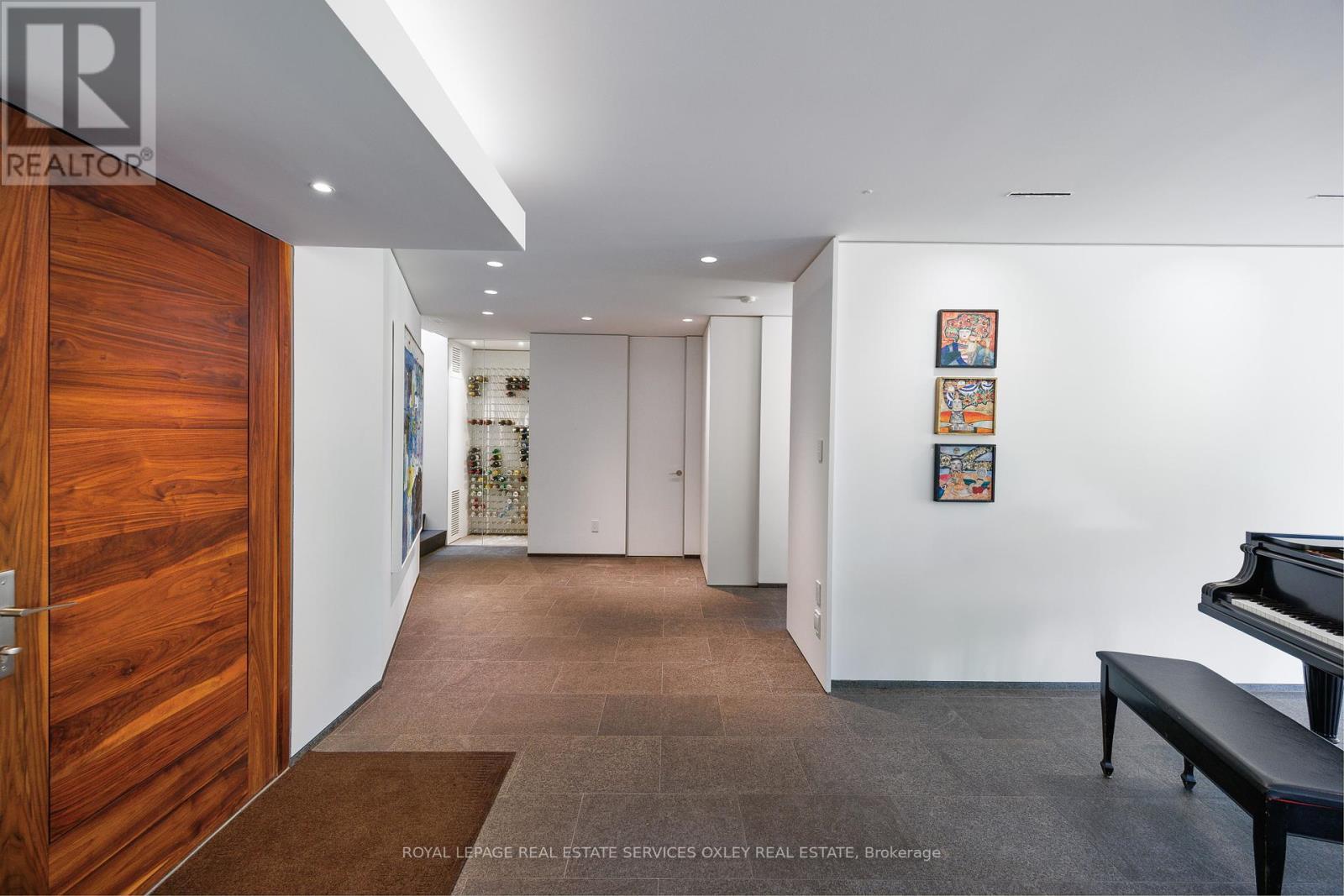 












11 BEAUMONT ROAD

,
Toronto,




Ontario
M4W1V4

