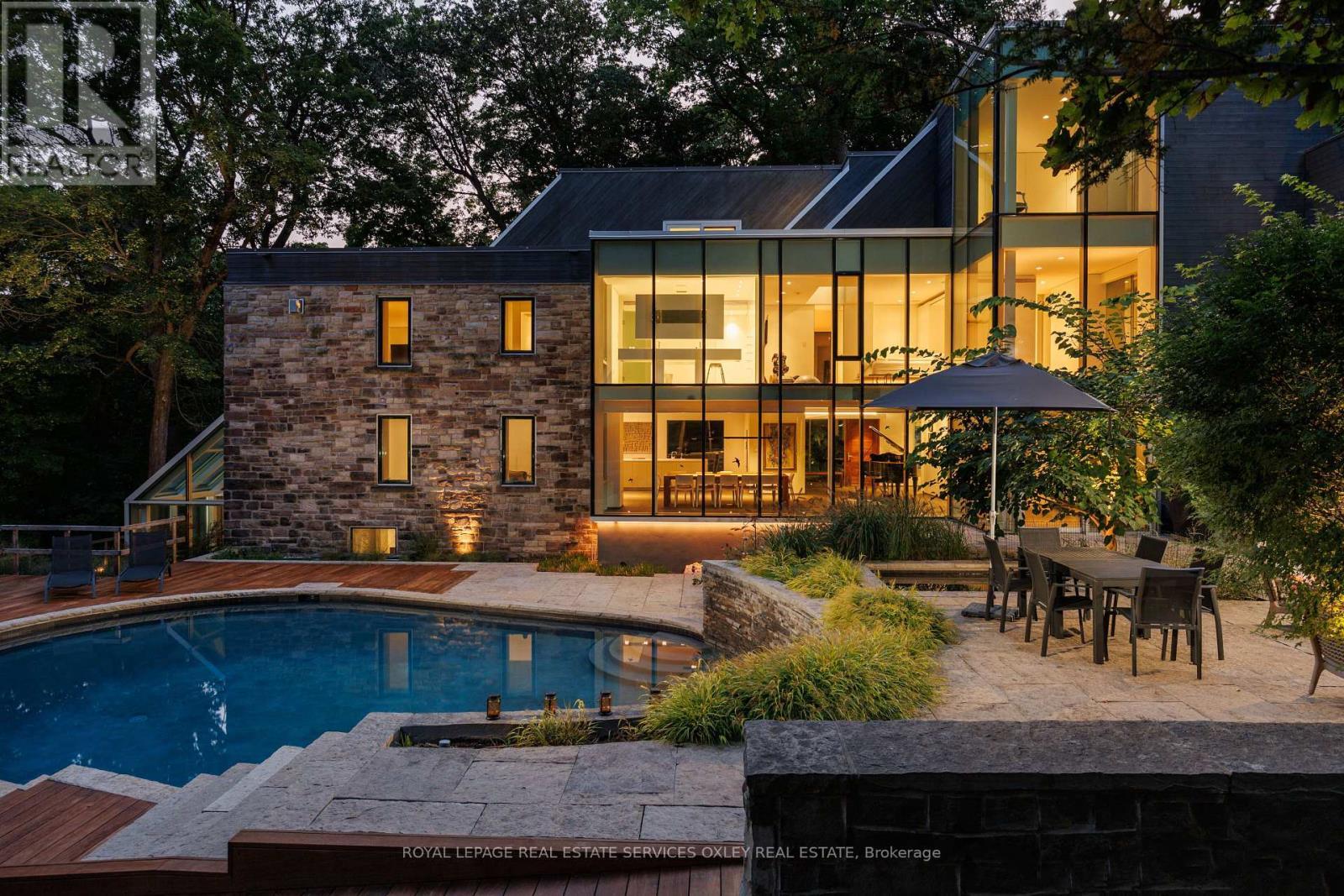 












11 BEAUMONT ROAD

,
Toronto,




Ontario
M4W1V4

