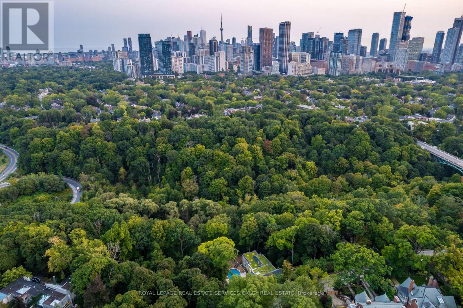












11 BEAUMONT ROAD

,
Toronto,




Ontario
M4W1V4

