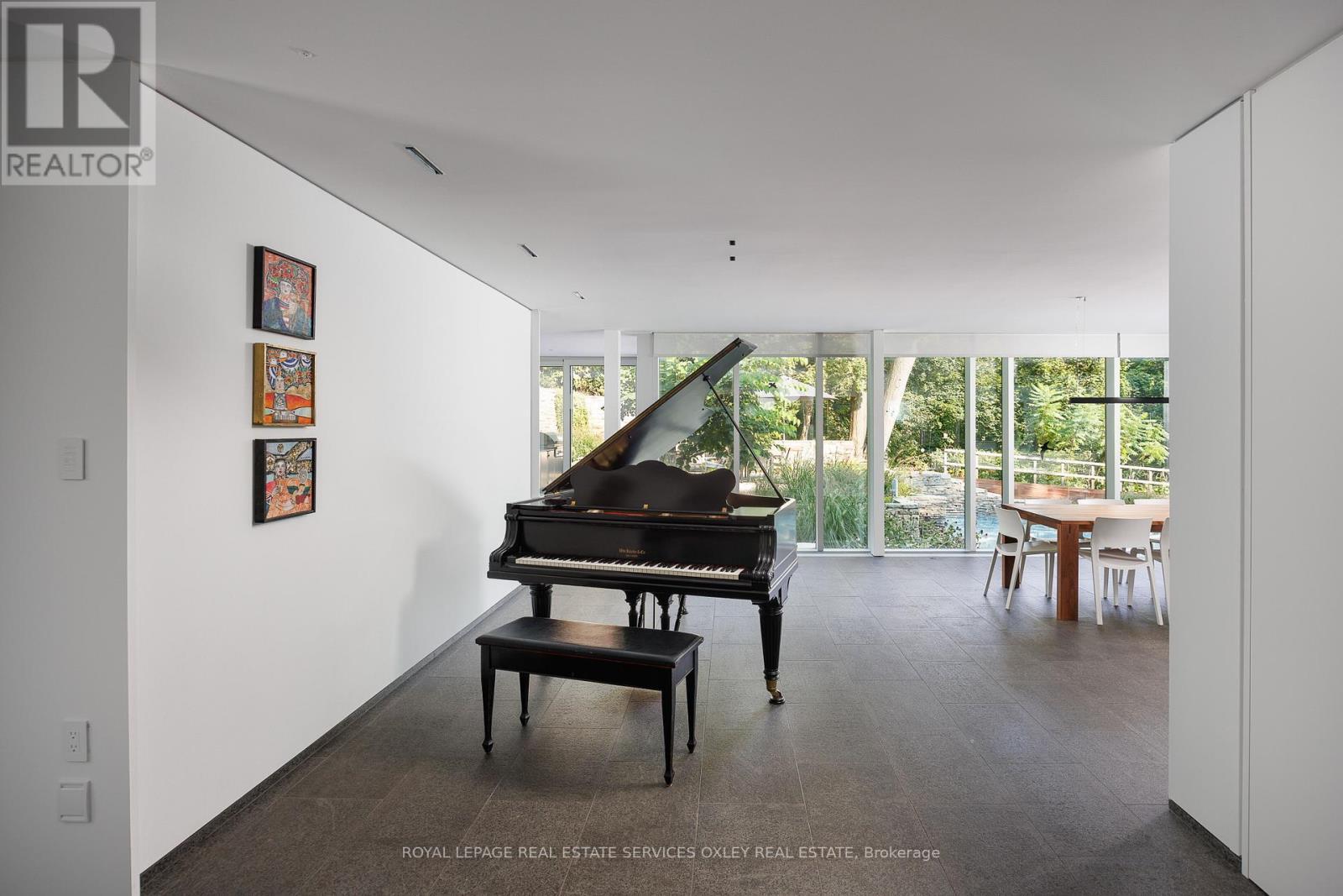 












11 BEAUMONT ROAD

,
Toronto,




Ontario
M4W1V4

