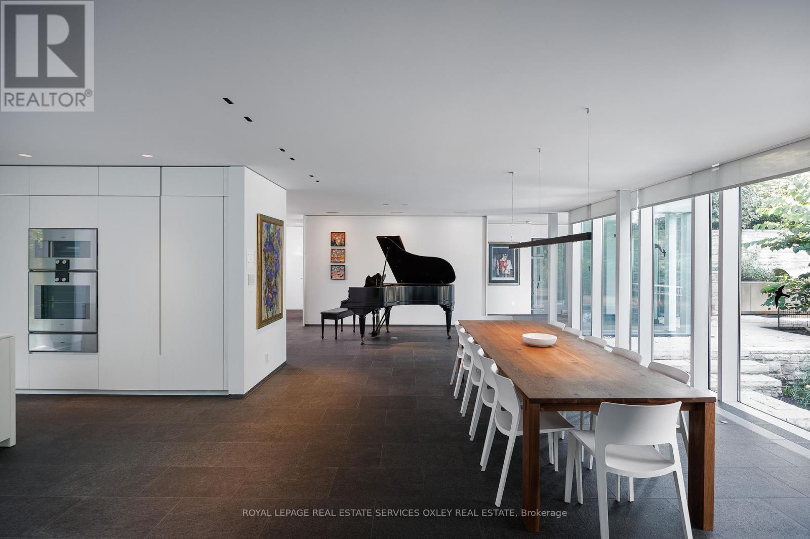 












11 BEAUMONT ROAD

,
Toronto,




Ontario
M4W1V4

