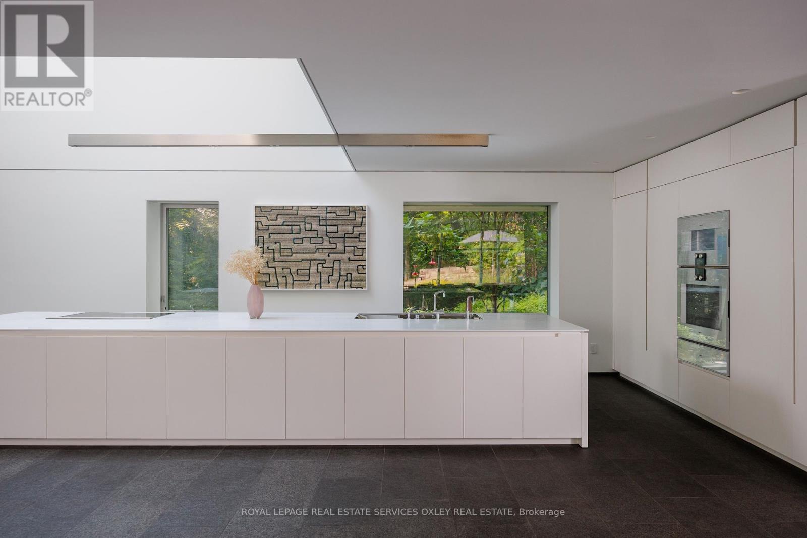












11 BEAUMONT ROAD

,
Toronto,




Ontario
M4W1V4


