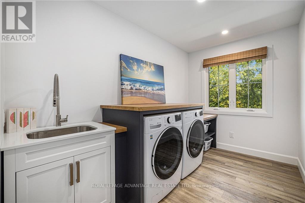 












49 AUTUMN DRIVE

,
Rideau Lakes,




Ontario
K7A4S5

