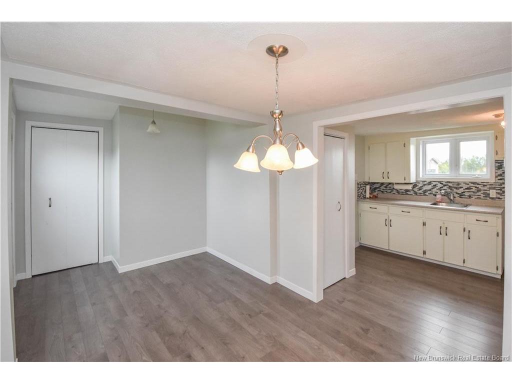 









5883


340

RTE,
Haut-Paquetville,




NB
E8R 1S9

