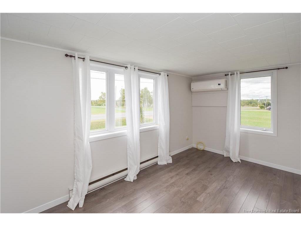 









5883


340

RTE,
Haut-Paquetville,




NB
E8R 1S9

