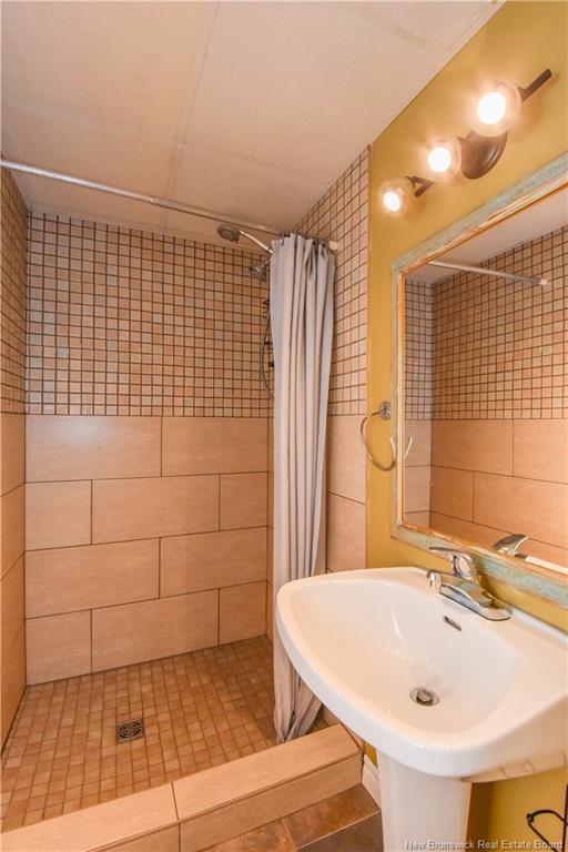 









5883


340

RTE,
Haut-Paquetville,




NB
E8R 1S9

