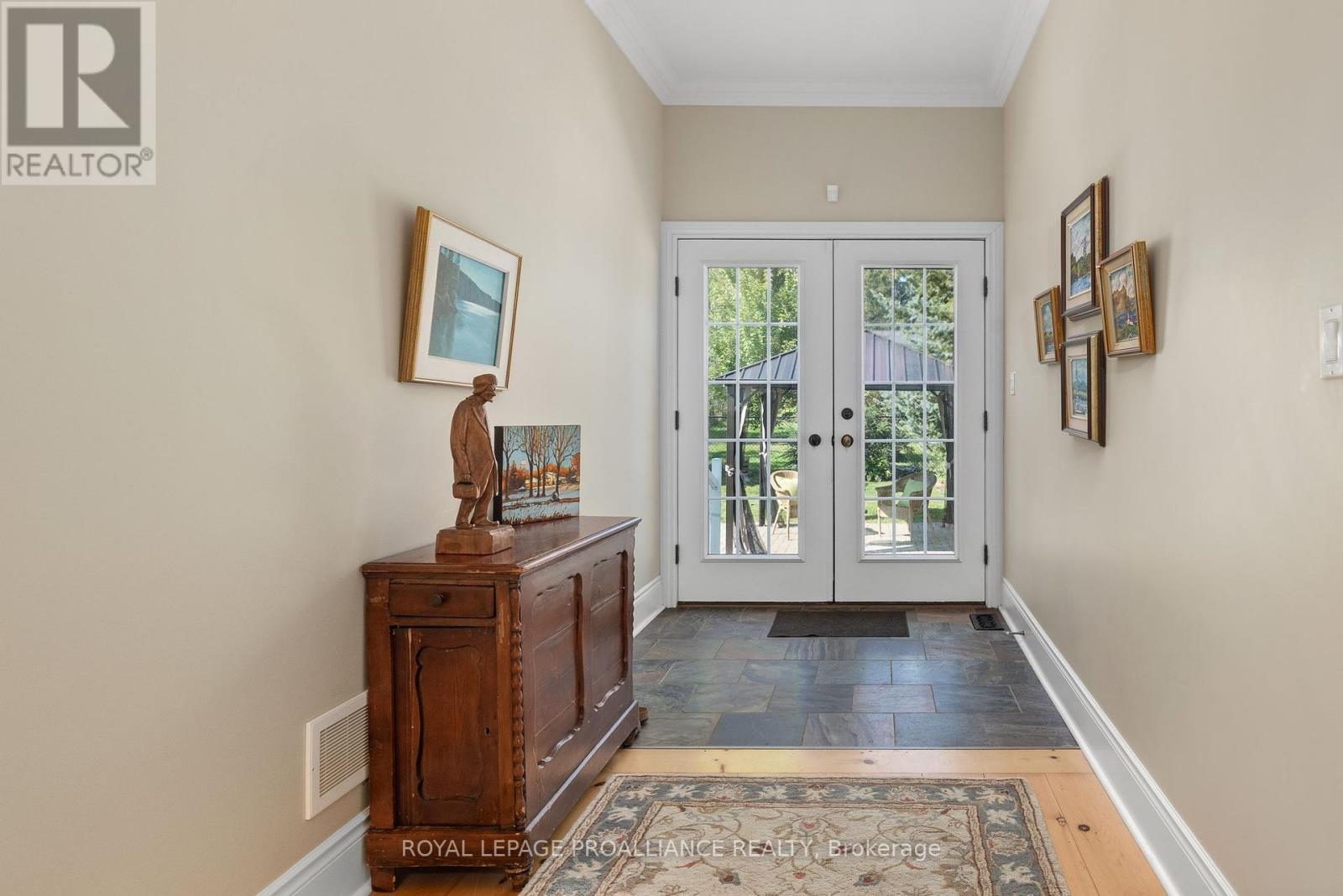 












23 MAIN STREET

,
Prince Edward County (Picton Ward),




Ontario
K0K2T0

