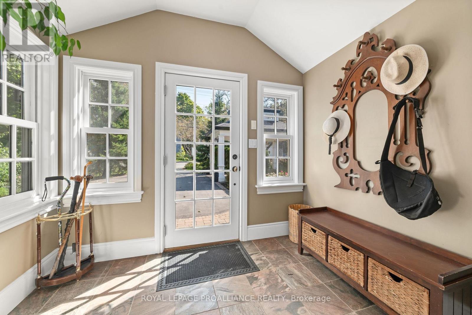 












23 MAIN STREET

,
Prince Edward County (Picton Ward),




Ontario
K0K2T0

