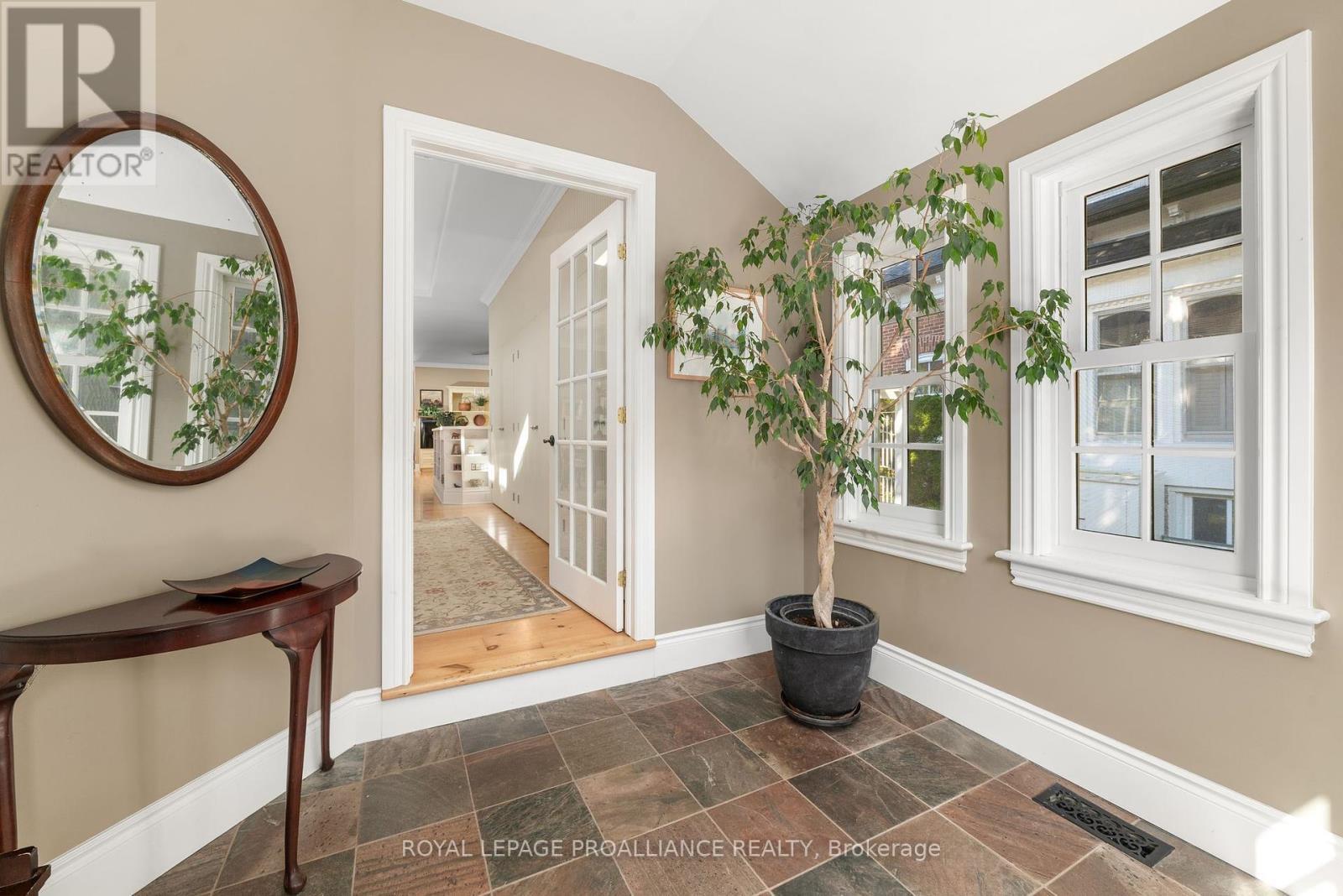 












23 MAIN STREET

,
Prince Edward County (Picton Ward),




Ontario
K0K2T0

