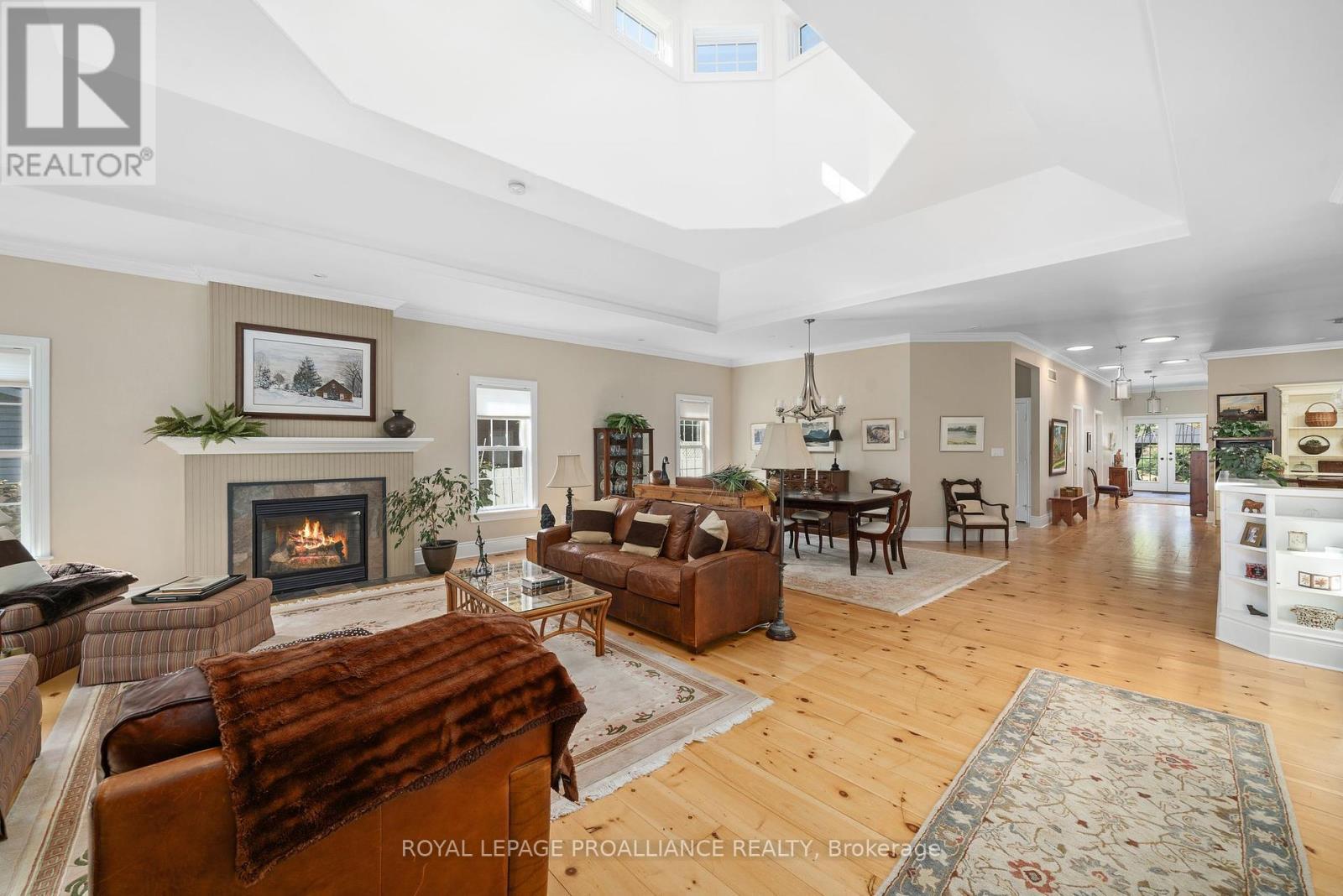 












23 MAIN STREET

,
Prince Edward County (Picton Ward),




Ontario
K0K2T0

