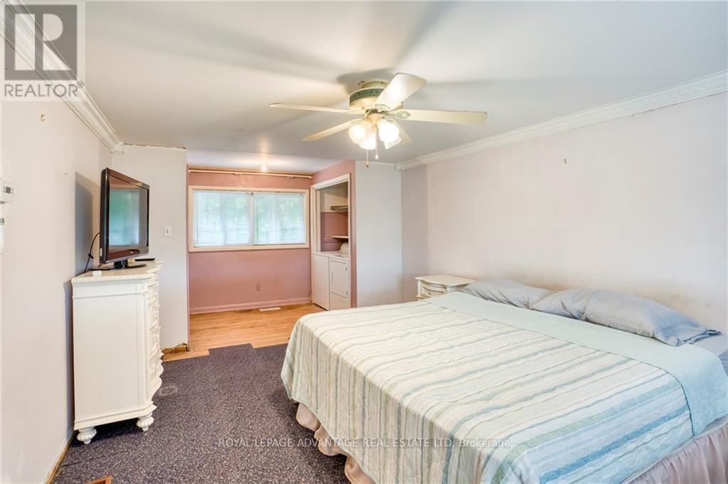 












1215 NARROWS LOCK ROAD

,
Rideau Lakes,




Ontario
K0G1V0

