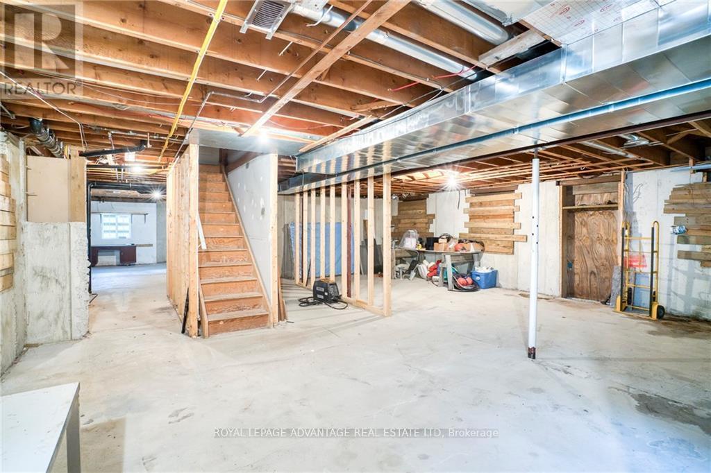 












1215 NARROWS LOCK ROAD

,
Rideau Lakes,




Ontario
K0G1V0

