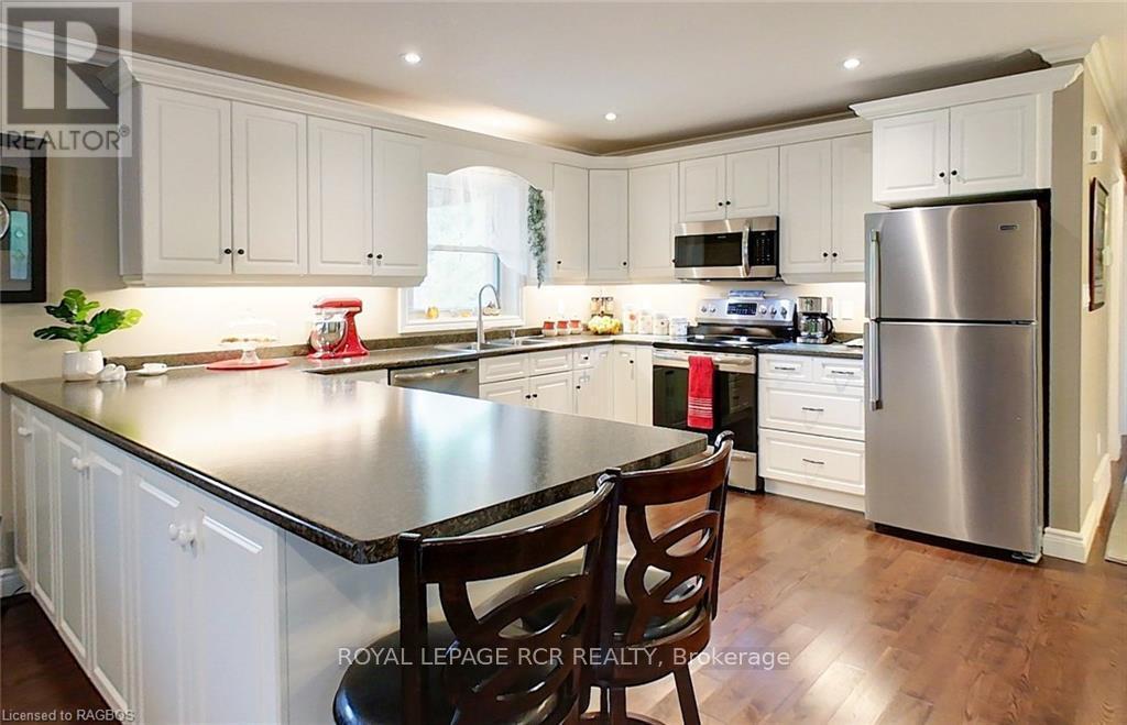 












495190 TRAVERSTON ROAD

,
West Grey,




Ontario
N0C1H0

