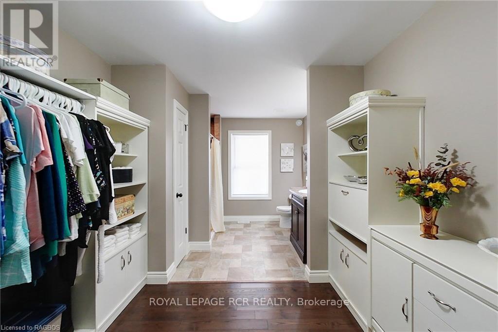 












495190 TRAVERSTON ROAD

,
West Grey,




Ontario
N0C1H0

