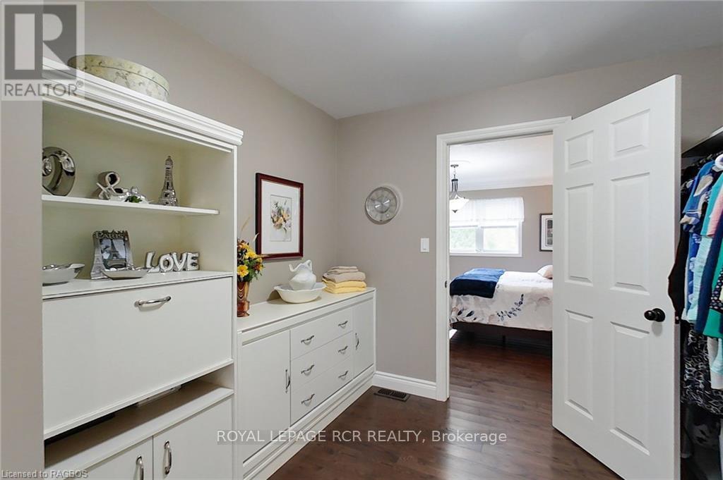 












495190 TRAVERSTON ROAD

,
West Grey,




Ontario
N0C1H0

