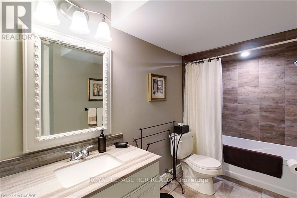 












495190 TRAVERSTON ROAD

,
West Grey,




Ontario
N0C1H0

