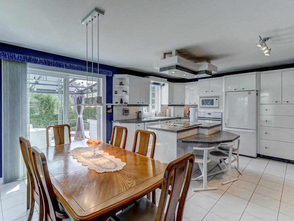 









595


Rue Joseph-Fortier

,
Saint-Jérôme,




QC
J7Z5Y3

