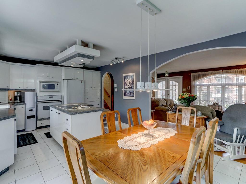 









595


Rue Joseph-Fortier

,
Saint-Jérôme,




QC
J7Z5Y3

