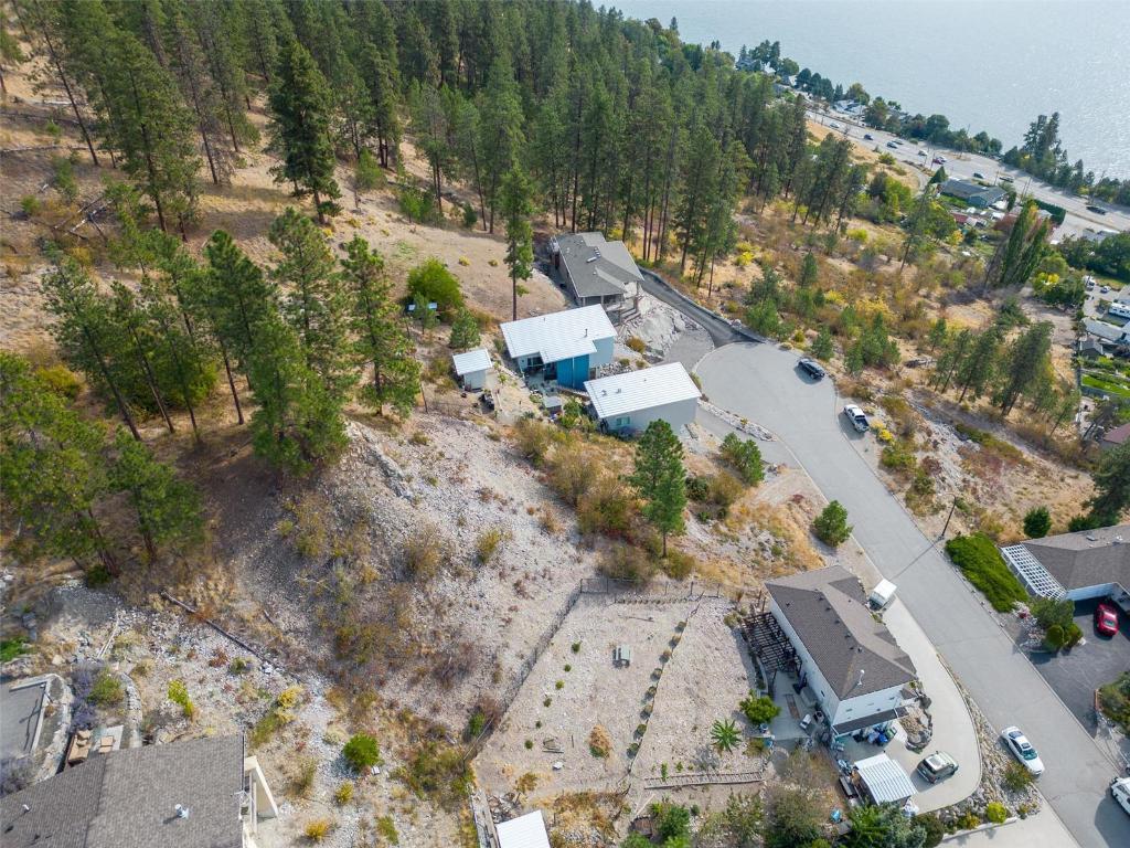 









5166


MacNeill

Court,
Peachland,







BC
V0H 1X2

