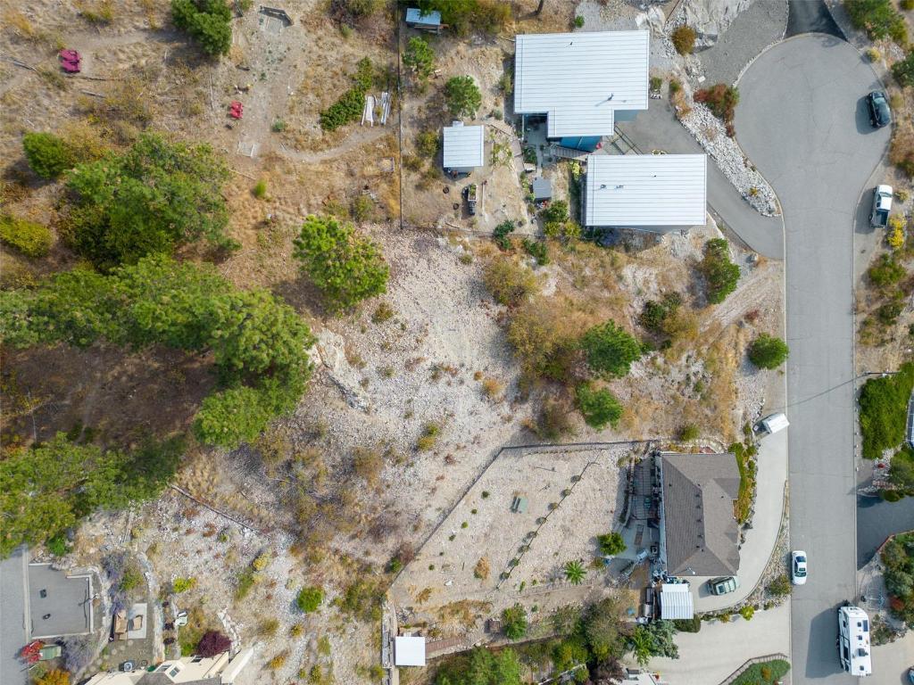 









5166


MacNeill

Court,
Peachland,







BC
V0H 1X2

