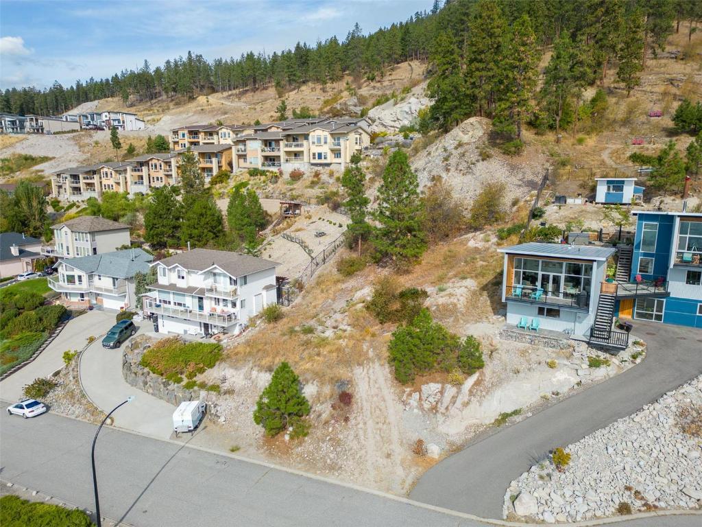 









5166


MacNeill

Court,
Peachland,







BC
V0H 1X2

