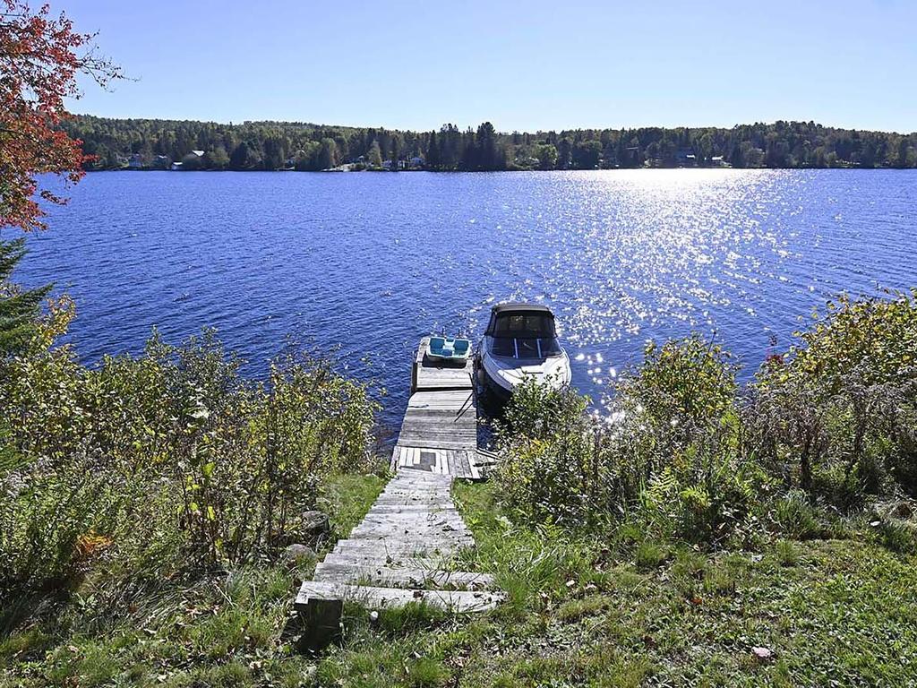 









1826


Ch. du Lac-Chaud

,
La Macaza,




QC
J0T1R0

