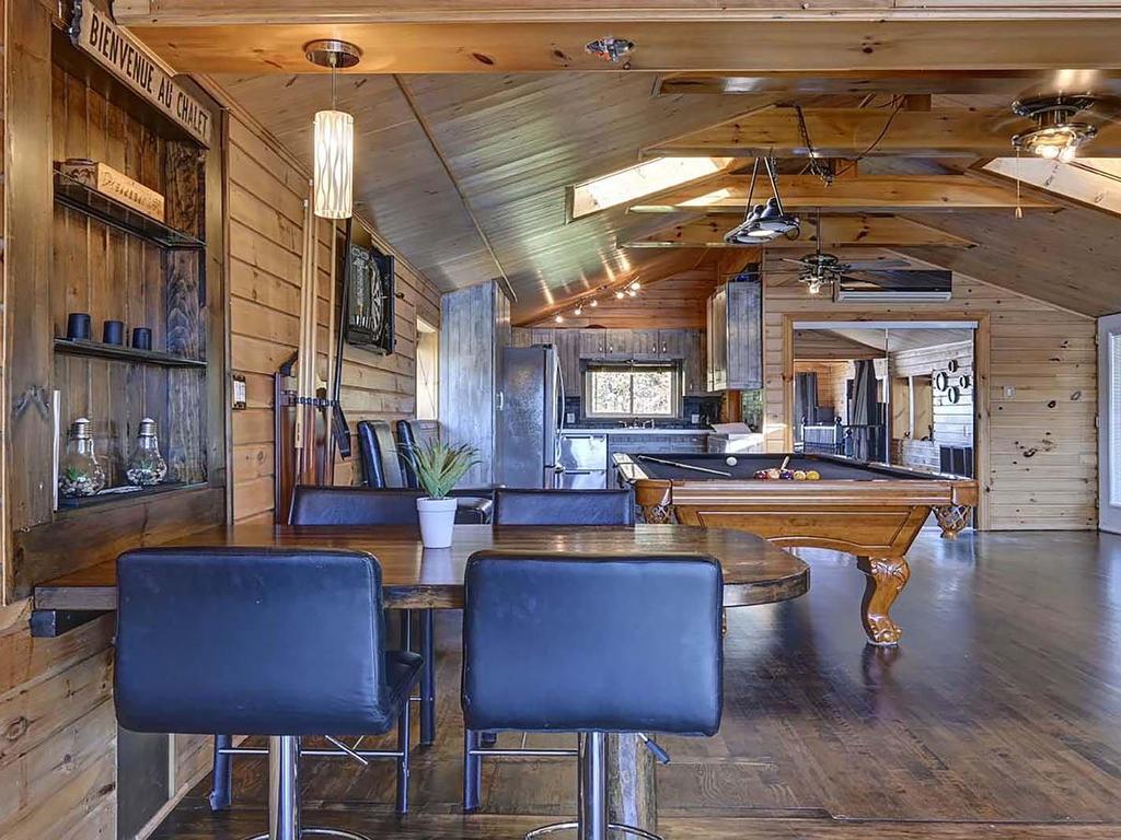 









1826


Ch. du Lac-Chaud

,
La Macaza,




QC
J0T1R0

