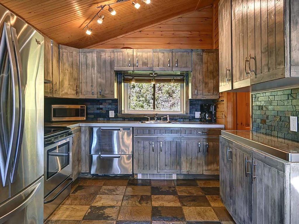 









1826


Ch. du Lac-Chaud

,
La Macaza,




QC
J0T1R0

