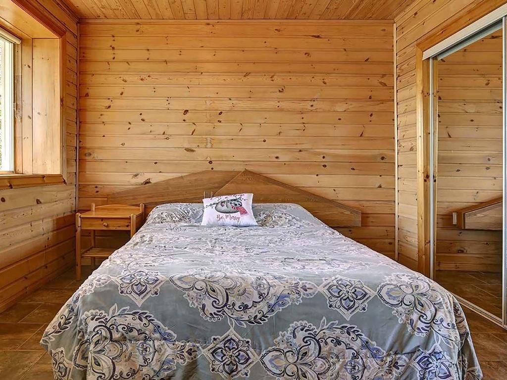 









1826


Ch. du Lac-Chaud

,
La Macaza,




QC
J0T1R0

