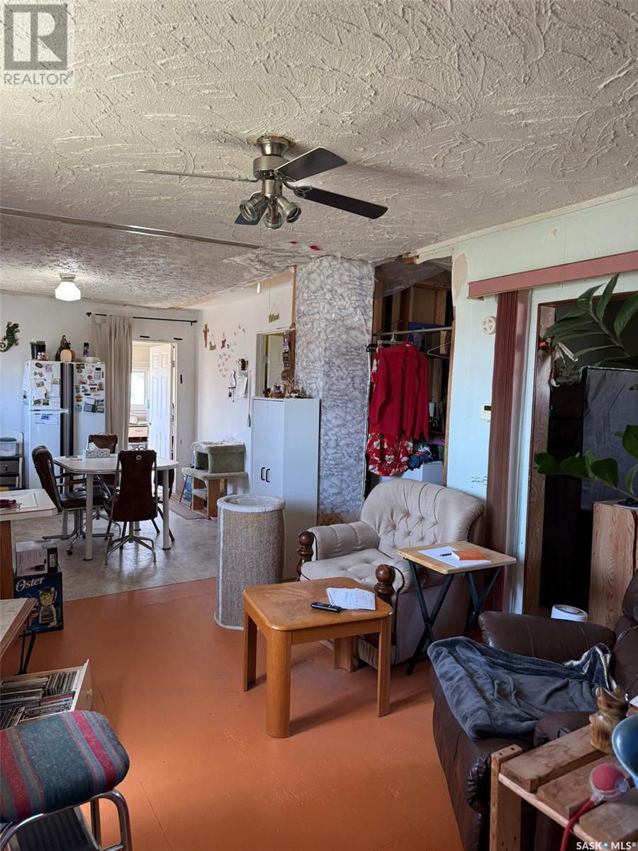












204 Main STREET

,
Prelate,




Saskatchewan
S0N2B0

