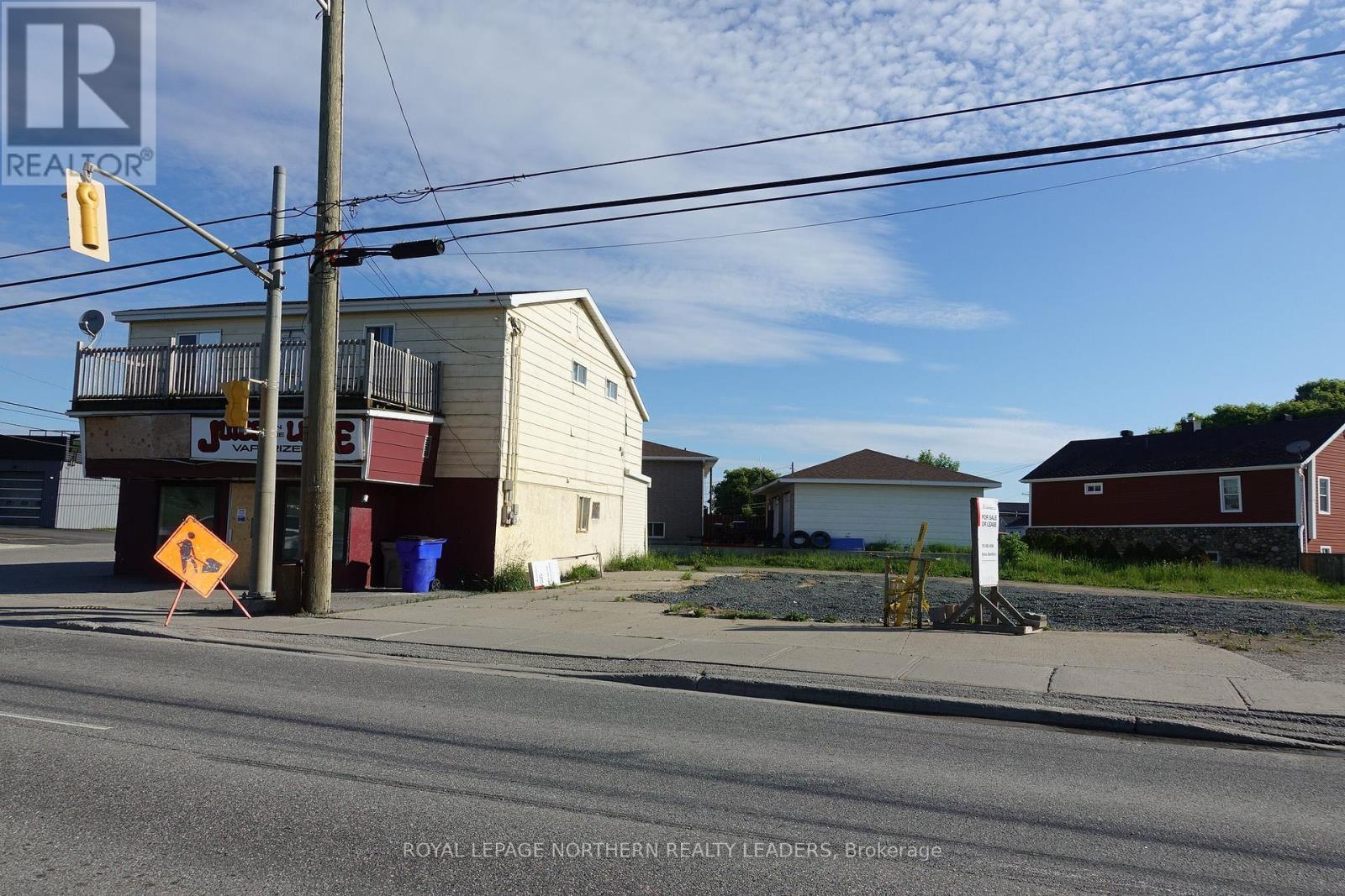 












694-696 RIVERSIDE DRIVE

,
Timmins (MTJ - Main Area),







Ontario
P4N3V9

