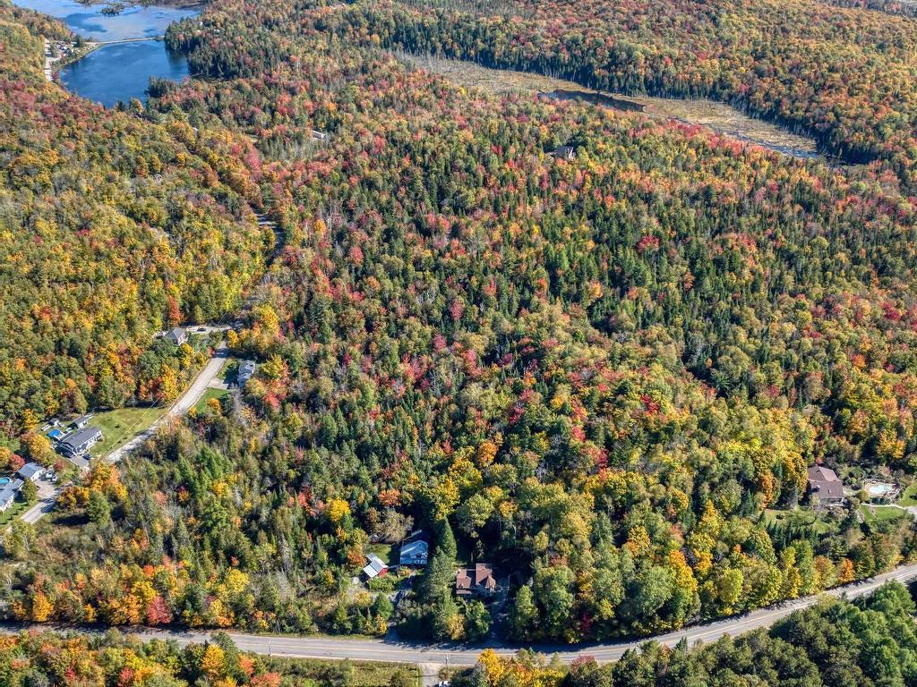 












Ch. du Lac-Pilon

,
Sainte-Adèle,







QC
J8B1N9

