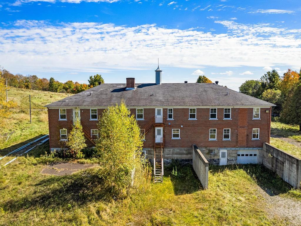









2146


Ch. Nicholas-Austin

,
Austin,







QC
J0B1B0

