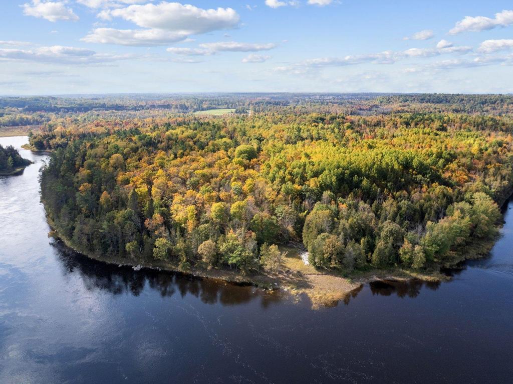 









255


Ch. East-Range

,
L'Isle-aux-Allumettes,







QC
J0X1M0

