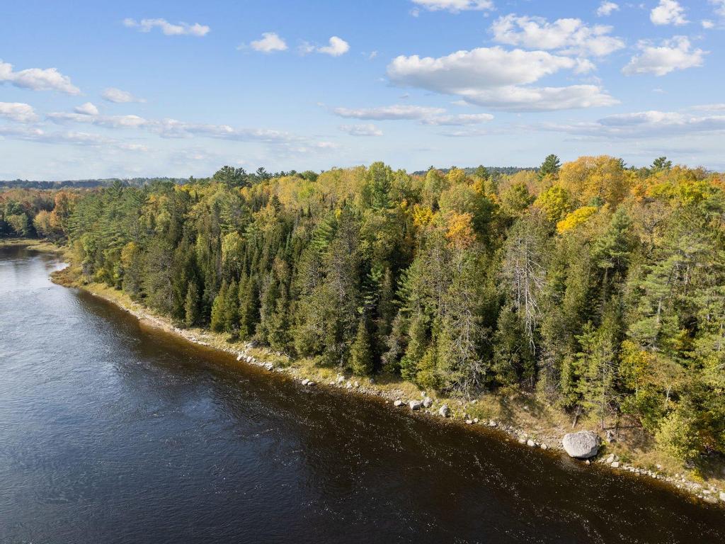 









255


Ch. East-Range

,
L'Isle-aux-Allumettes,







QC
J0X1M0


