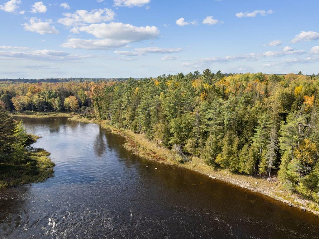 









255


Ch. East-Range

,
L'Isle-aux-Allumettes,







QC
J0X1M0

