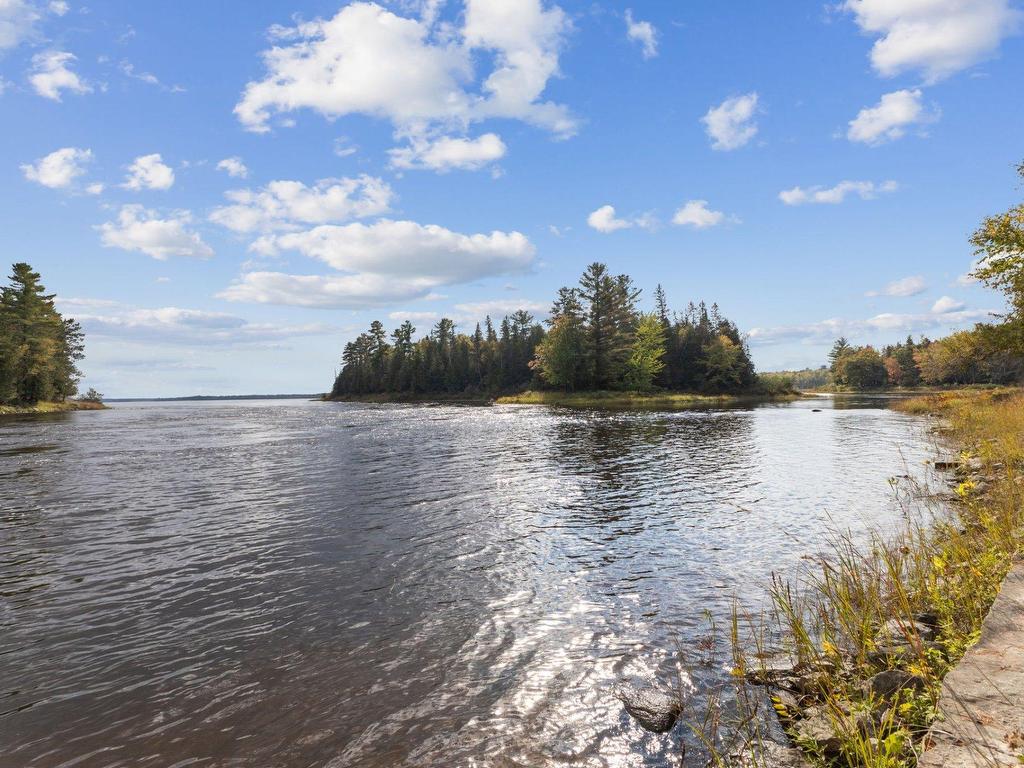 









255


Ch. East-Range

,
L'Isle-aux-Allumettes,







QC
J0X1M0

