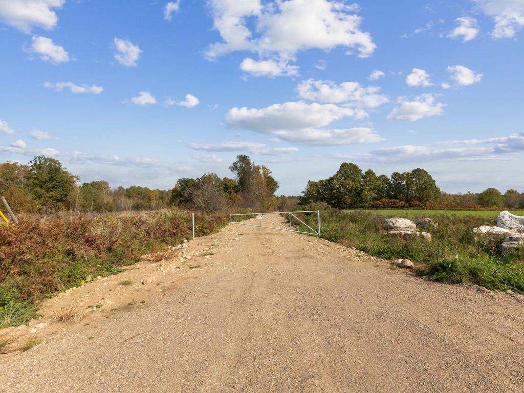 









255


Ch. East-Range

,
L'Isle-aux-Allumettes,







QC
J0X1M0

