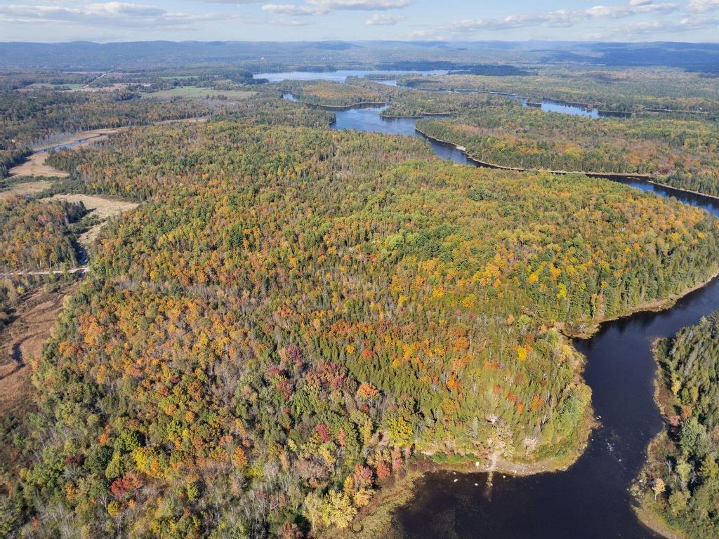 









255


Ch. East-Range

,
L'Isle-aux-Allumettes,







QC
J0X1M0

