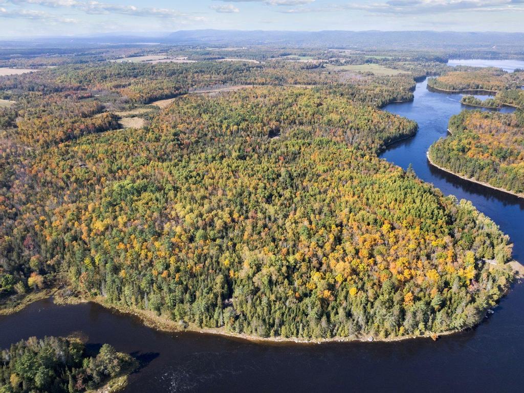 









255


Ch. East-Range

,
L'Isle-aux-Allumettes,







QC
J0X1M0

