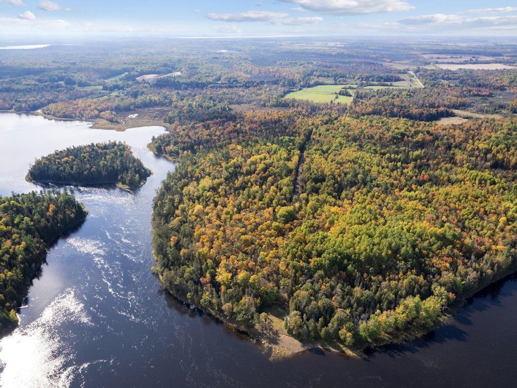 









255


Ch. East-Range

,
L'Isle-aux-Allumettes,







QC
J0X1M0

