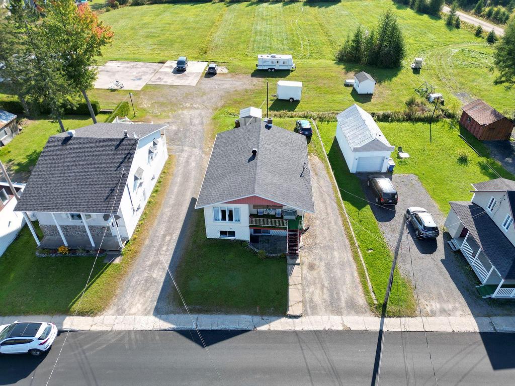 









479

 - 481


Rue Notre-Dame

,
Saint-Alexis-des-Monts,




QC
J0K1V0

